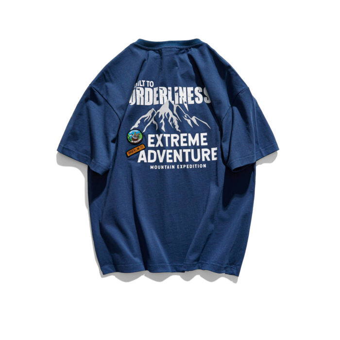Футболка «EXTREME ADVENTURE»: вільний крій, комфортна бавовняна тканина, стильний принт гір на спині та надпис «EXTREME ADVENTURE».