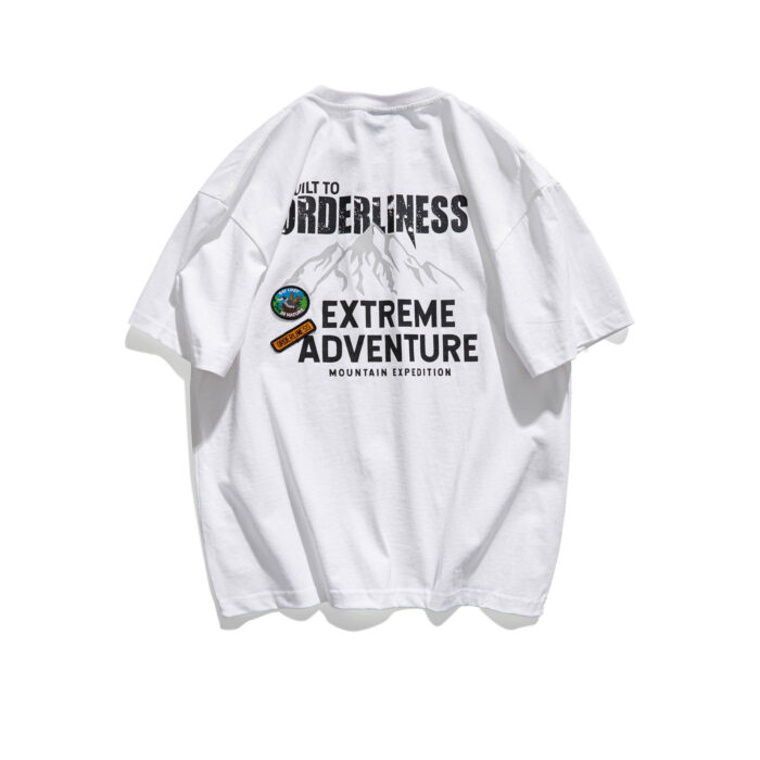 Футболка «EXTREME ADVENTURE»: вільний крій, комфортна бавовняна тканина, стильний принт гір на спині та надпис «EXTREME ADVENTURE».
