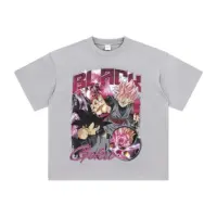Футболка «Dragon Ball» виготовлена з високоякісної бавовни, що забезпечує комфорт та приємне відчуття на тілі. Вільний крій дозволяє вільно рухатися, а круглий комір забезпечує зручність під час носіння. Дизайн футболки однотонний з оригінальним принтом, який відображає мотиви з улюбленого всіма «Dragon Ball».