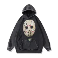 Темне худі «Friday the 13th» з великим принтом маски Джейсона Вурхіза та великою передньою кишенею.