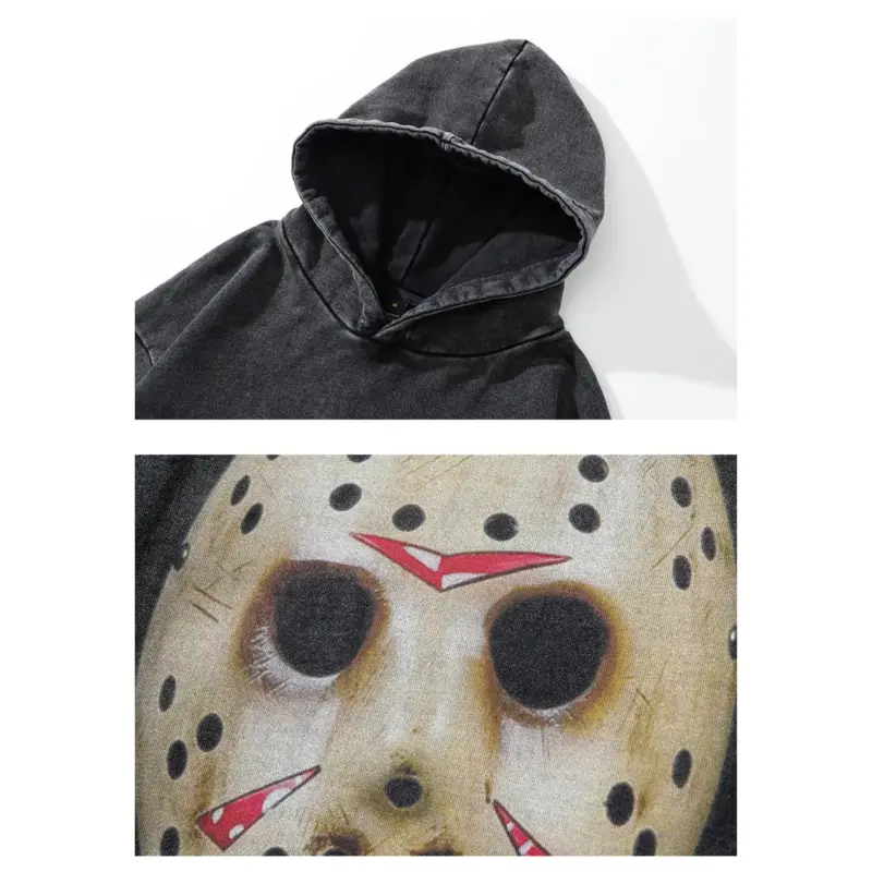 Темне худі «Friday the 13th» з великим принтом маски Джейсона Вурхіза та великою передньою кишенею.