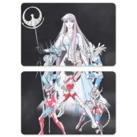 Футболка «Niche Saint Seiya» чорного кольору з яскравим кольоровим принтом героїв аніме "Saint Seiya", короткий рукав та круглий виріз.