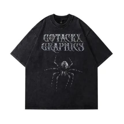 Чоловіча футболка «Arachnid Gothic» з 100% бавовни, прикрашена зображенням павука у готичному стилі.