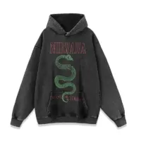 Худі з принтом змії та написом Nirvana.
