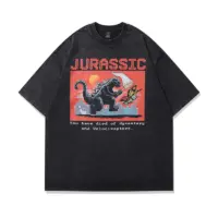 Чорна футболка «Jurassic» із яскравим графічним принтом динозавра та написом, виготовлена зі 100% бавовни, комфортна та стильна.