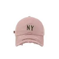 Бейсболка «New York» у вінтажному стилі з вишивкою «NY» та ефектом потертості. Доступна в семи кольорах.