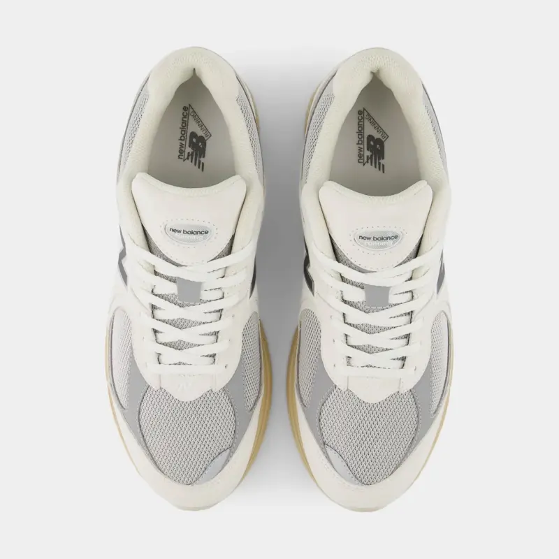 Кросівки New Balance 2002R Running Shoes (White/Beige) - Зображення 2